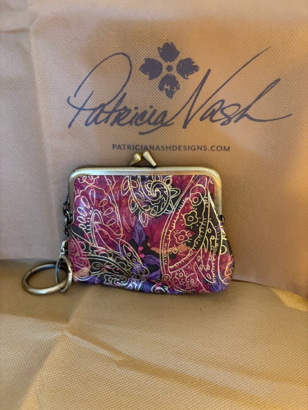 Patricia Nash Cassini Kisslock Coin Purse Keychain Metallic Gold Paisley Pouch - Picture 2 of 3